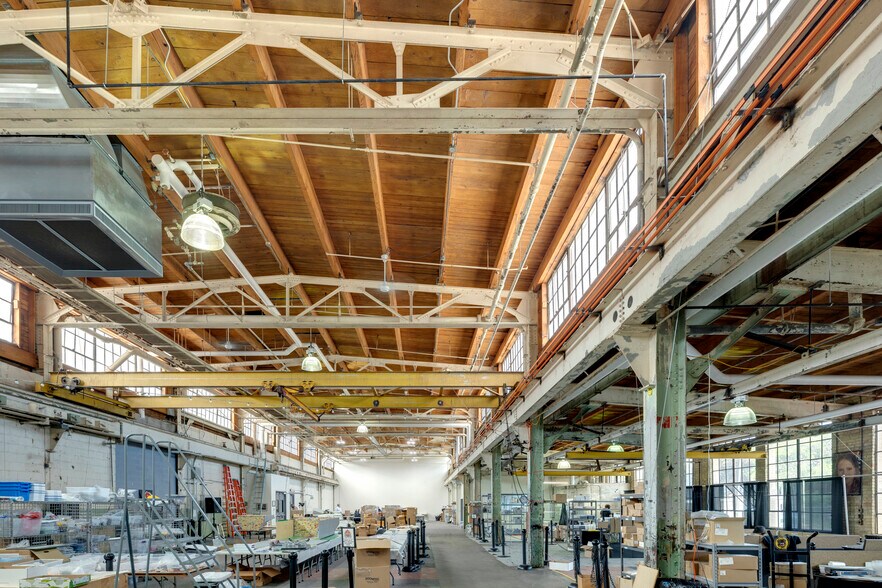 More Photos Of 1618-1620 Central Ave NE, Minneapolis Warehouse For Lease