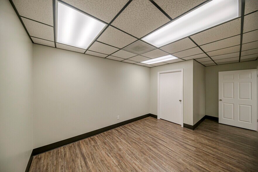 More Photos Of 1410 Rankin Hwy, Midland Office For Sale