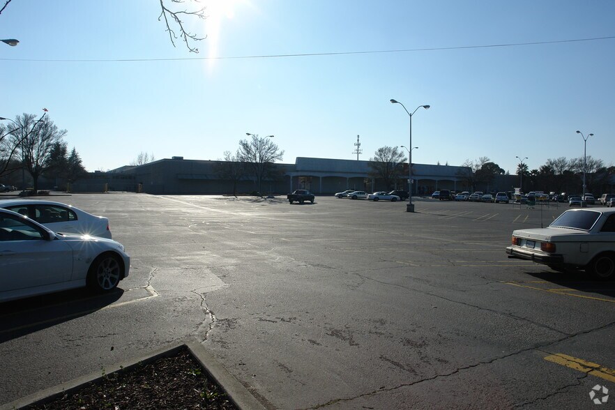 More Photos Of 2155 Pillsbury Rd, Chico Storefront For Lease