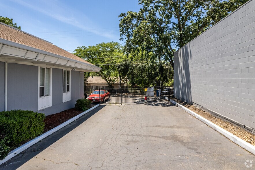 More Photos Of 9276 Greenback Ln, Orangevale Medical For Sale