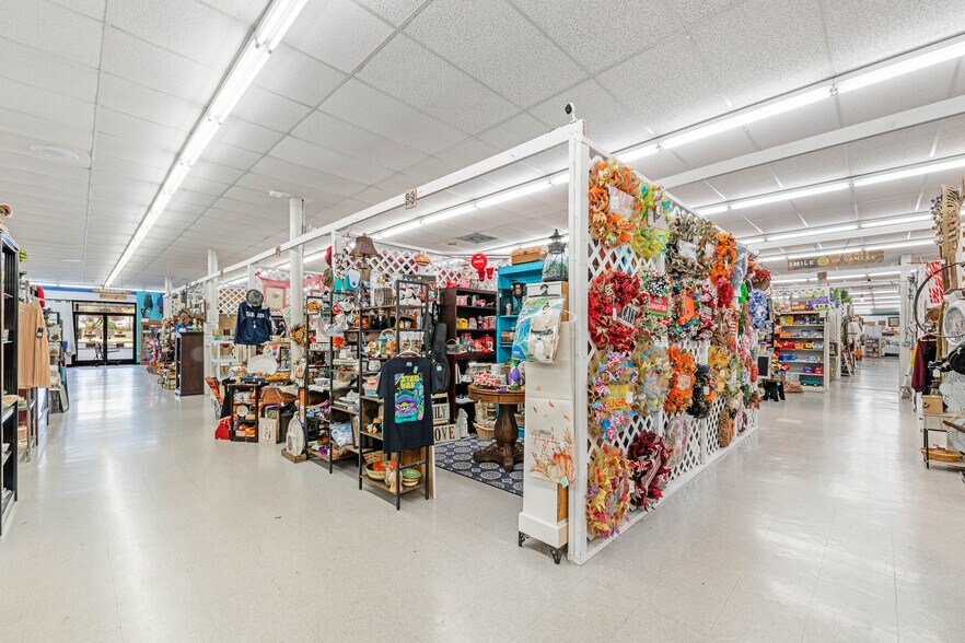 More Photos Of 3012 Highway 31 W, White House General Retail For Sale