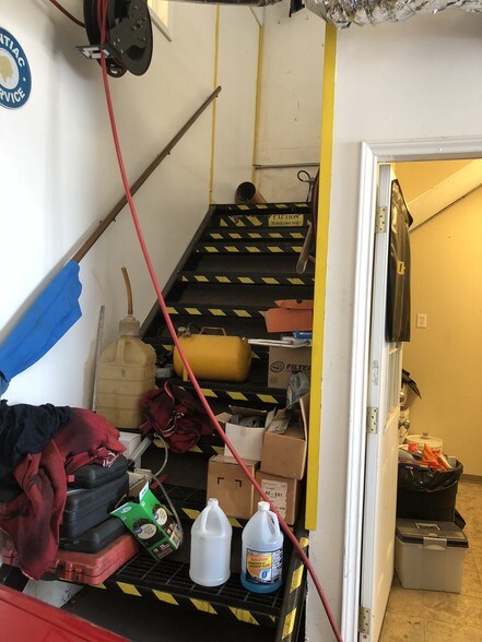 More Photos Of 2522 Shell Rd, Georgetown Light Manufacturing For Lease