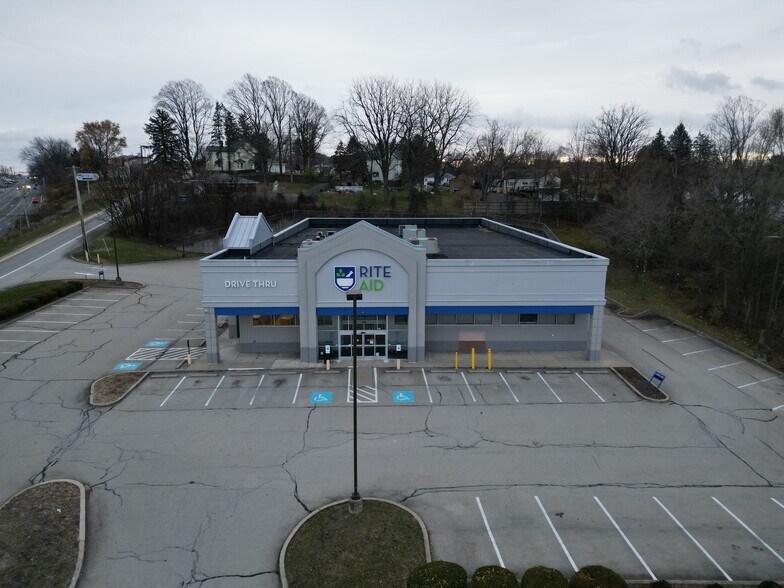 More Photos Of 10 Clay Pike, Irwin Drugstore For Lease