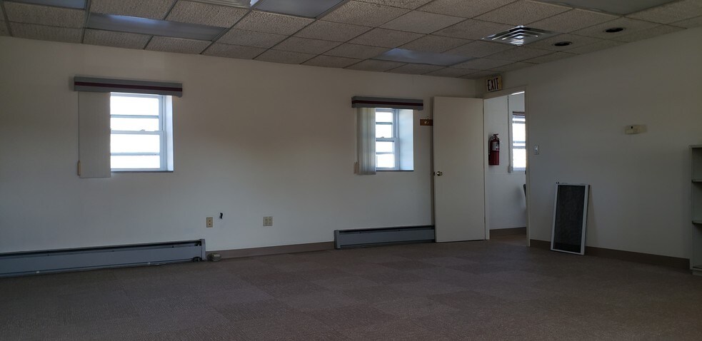 More Photos Of 1416 Union Blvd, Allentown Storefront Retail Office For Lease