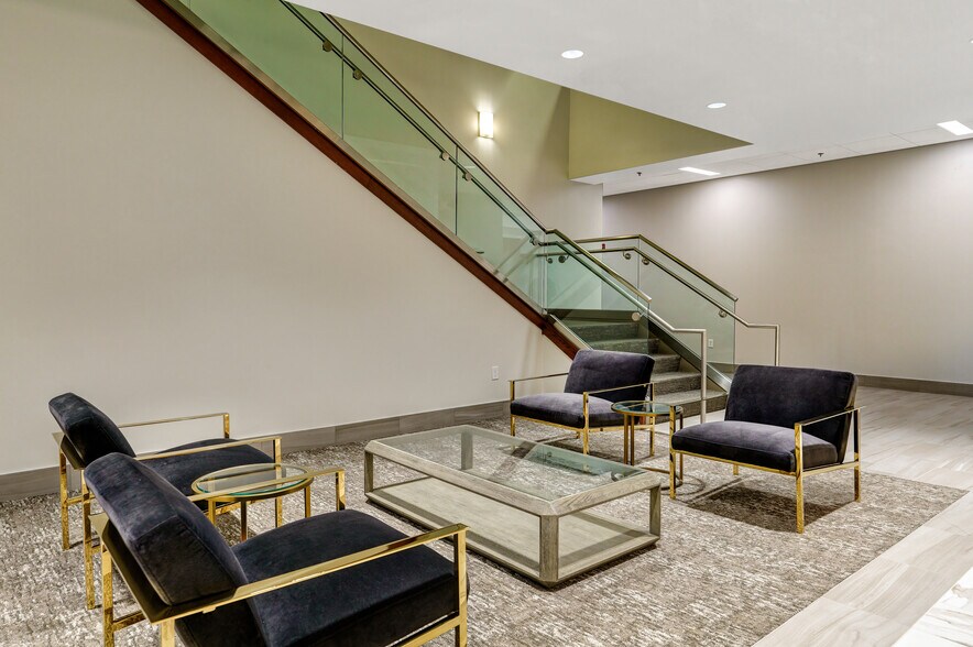 More Photos Of 3100 Easton Square Pl, Columbus Office For Lease