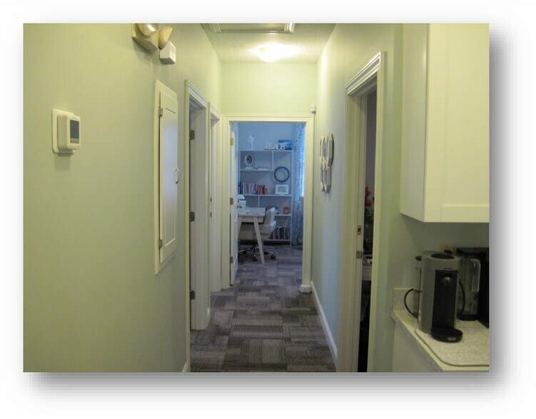 More Photos Of 8825 Perimeter Park Blvd, Jacksonville Office For Sale