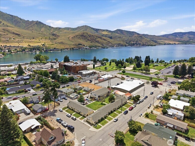 More Photos Of 315 W Gibson AVE, Chelan Apartments For Sale