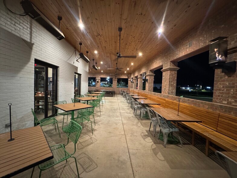More Photos Of 166 Calhoun Station Pky, Gluckstadt Restaurant For Sale