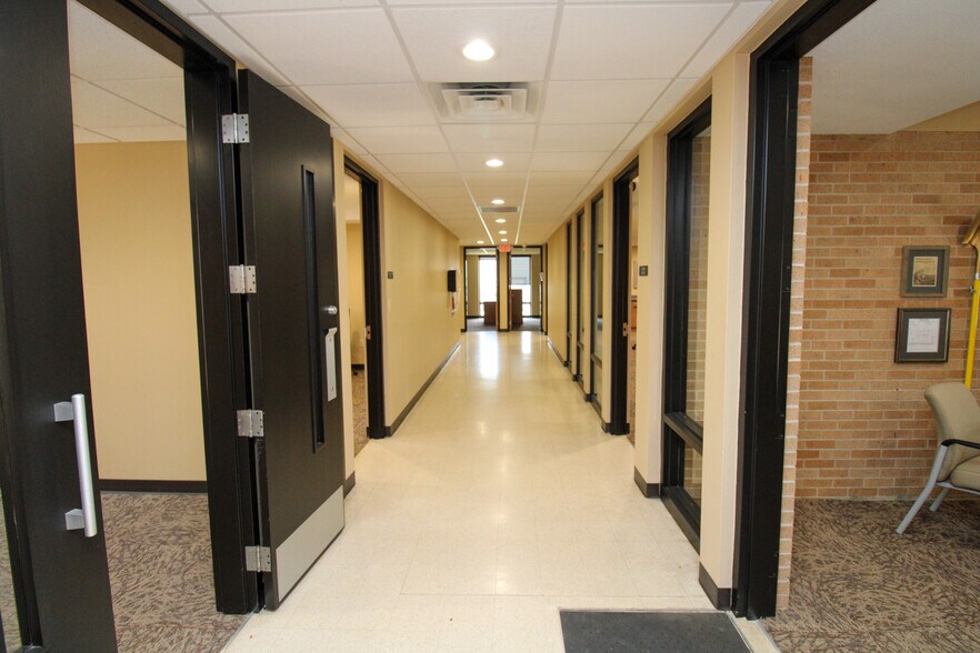 More Photos Of 100 E 3rd St, Galva Office For Sale