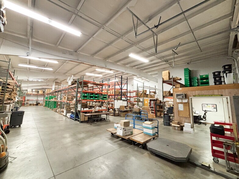 More Photos Of 4331 W CALHOUN St, Springfield Industrial For Lease