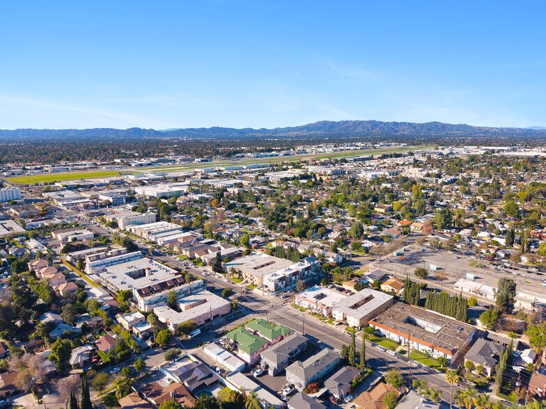 More Photos Of 15865 Vanowen St, Van Nuys Apartments For Sale