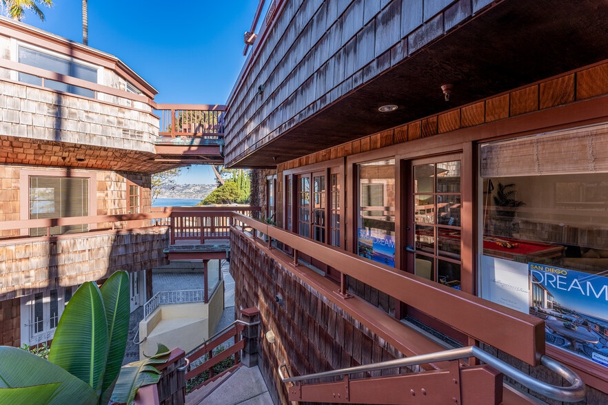 More Photos Of 1255 Coast Blvd, La Jolla Storefront Retail Office For Lease