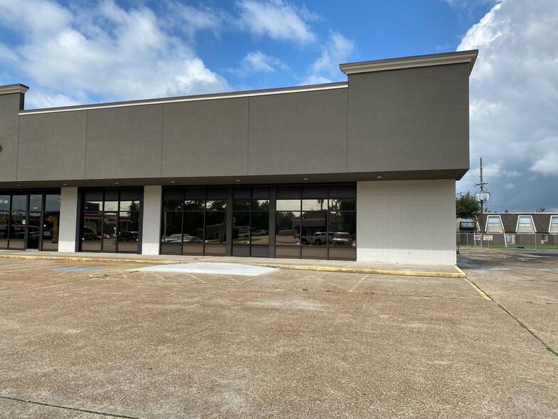 More Photos Of 4444 Lake St, Lake Charles General Retail For Lease