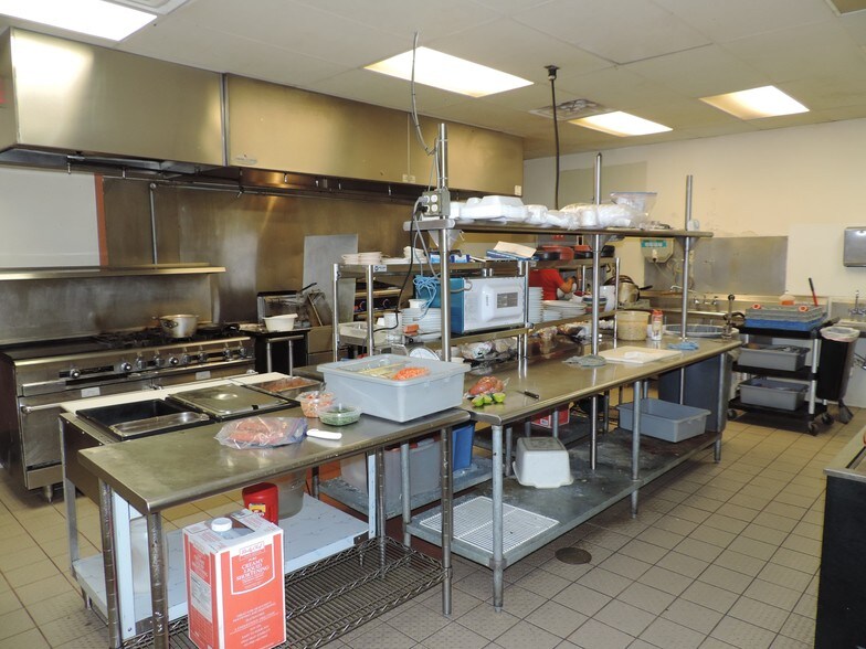 More Photos Of 5119 Fairfield Dr, Laredo Restaurant For Lease