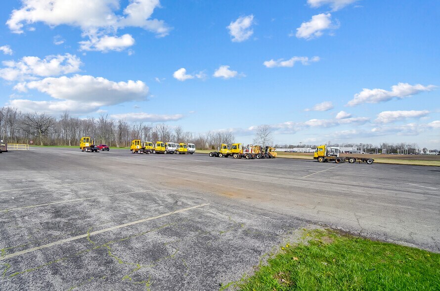 More Photos Of 2025 E 4th St, Lima Light Manufacturing For Lease