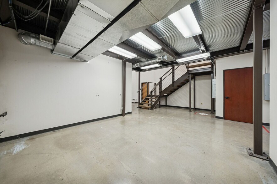 More Photos Of 111 Cooperative Way, Georgetown Flex For Lease