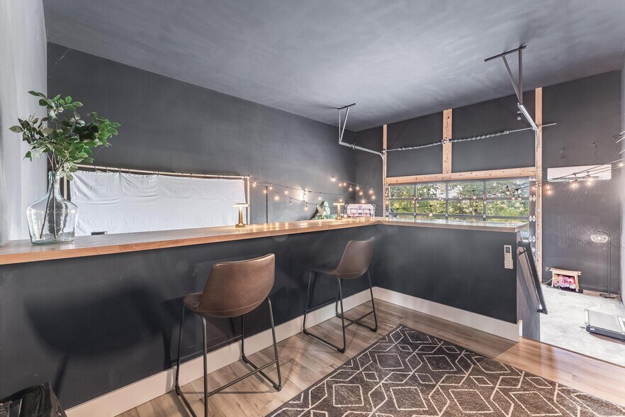 More Photos Of 13870 HWY 279, Gravette Flex For Sale