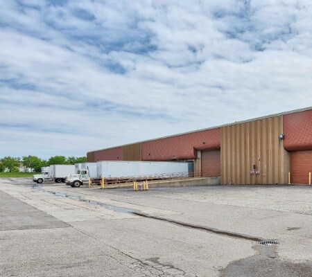 More Photos Of 850-880 Mark St, Elk Grove Village Warehouse For Lease