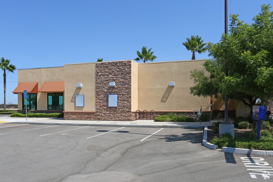 More Photos Of 1385 E Robertson Blvd, Chowchilla Fast Food For Lease