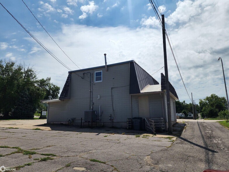 More Photos Of 106 E 7th St, Atlantic Office For Sale