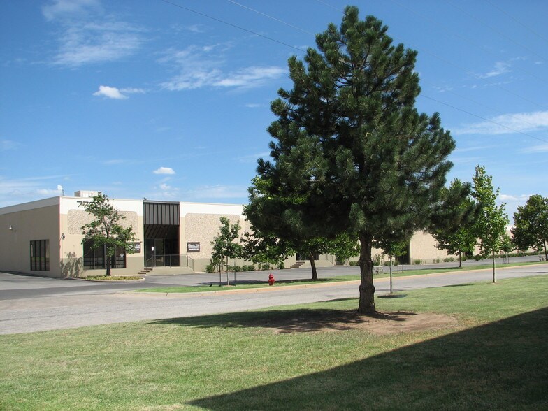 More Photos Of 210 W Wilshire Blvd, Oklahoma City Unknown For Lease