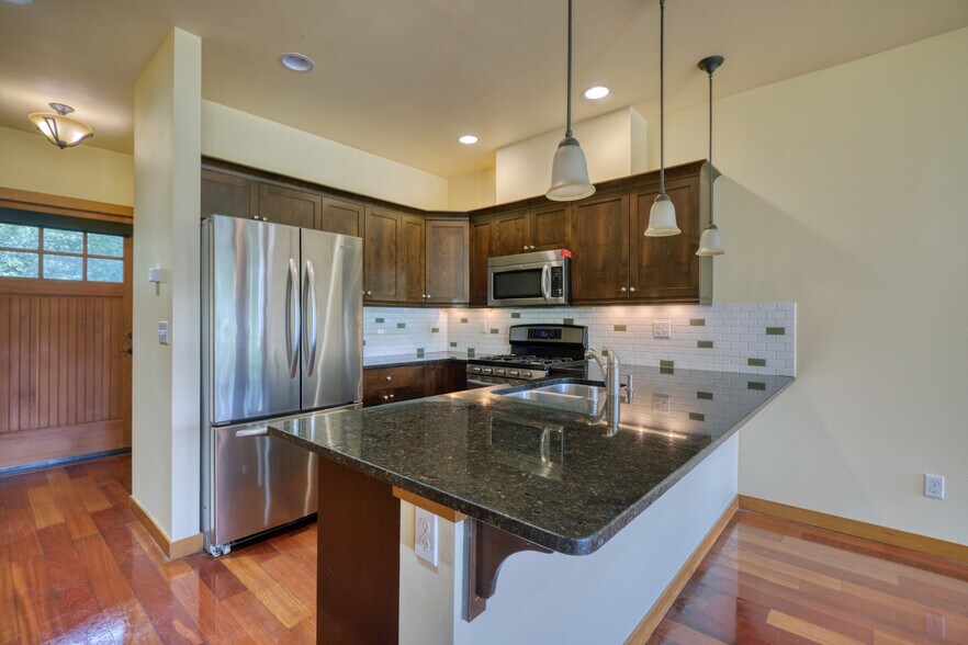 More Photos Of 1317 Pelican Pl, Point Roberts Apartments For Sale