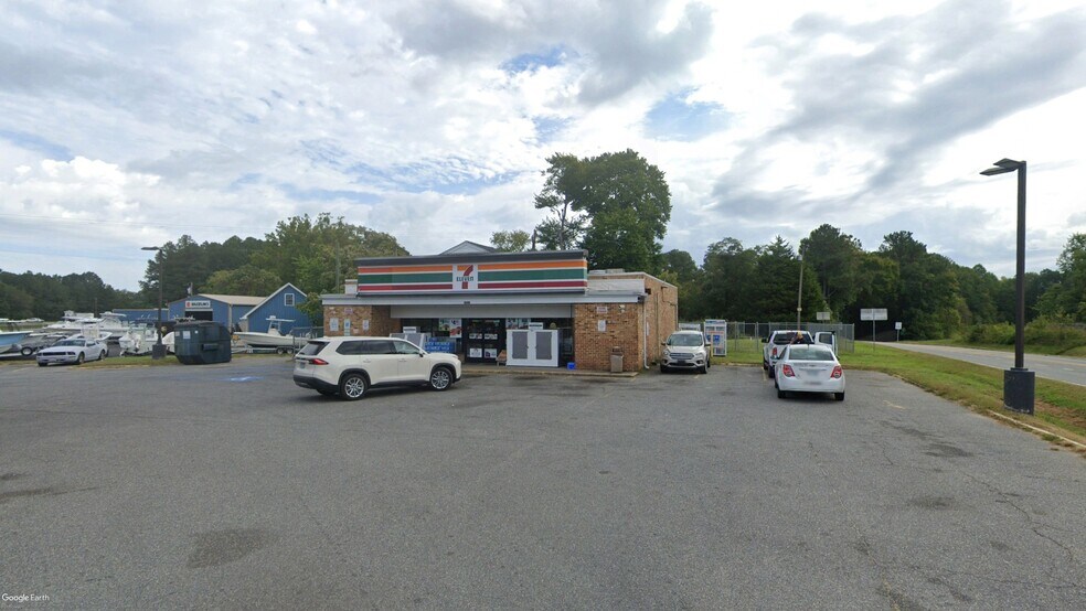 More Photos Of 14865 George Washington Memorial Hwy, Saluda Service Station For Sale