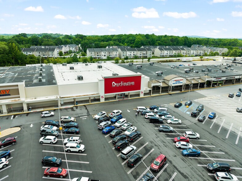 More Photos Of 91-290 University Plz, Newark Unknown For Lease
