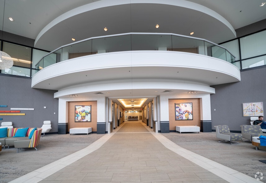 More Photos Of 3001 NE Broadway St, Minneapolis Office For Lease