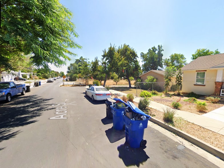 More Photos Of 18227 Parthenia St, Northridge Storefront For Sale