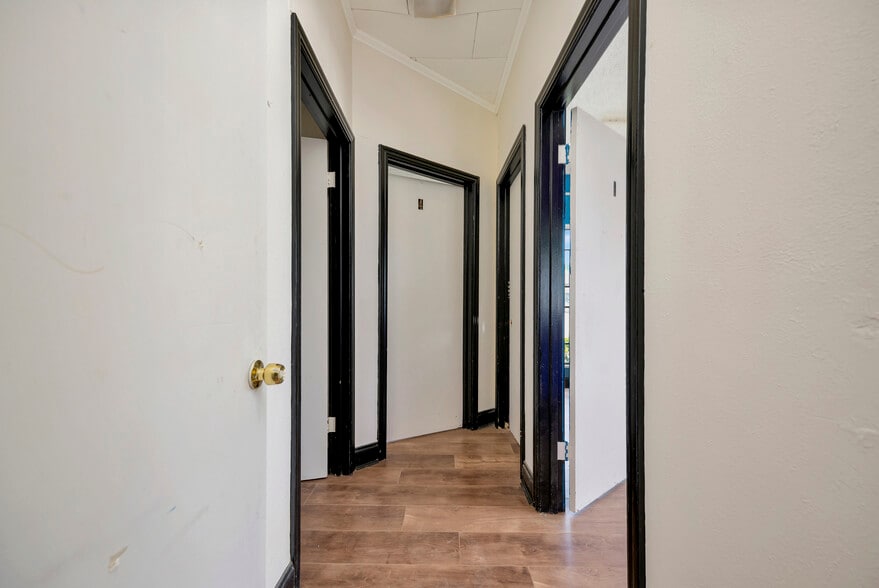 More Photos Of 2200 Evans Ave, Fort Worth Medical For Sale