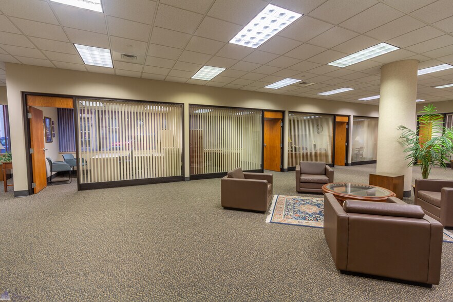 More Photos Of 100 S 4th St, Paducah Office For Lease