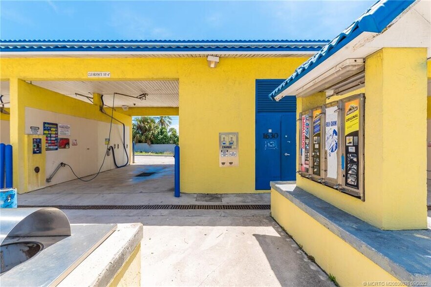 More Photos Of 1630 NE Jensen Beach Blvd, Jensen Beach Carwash For Sale