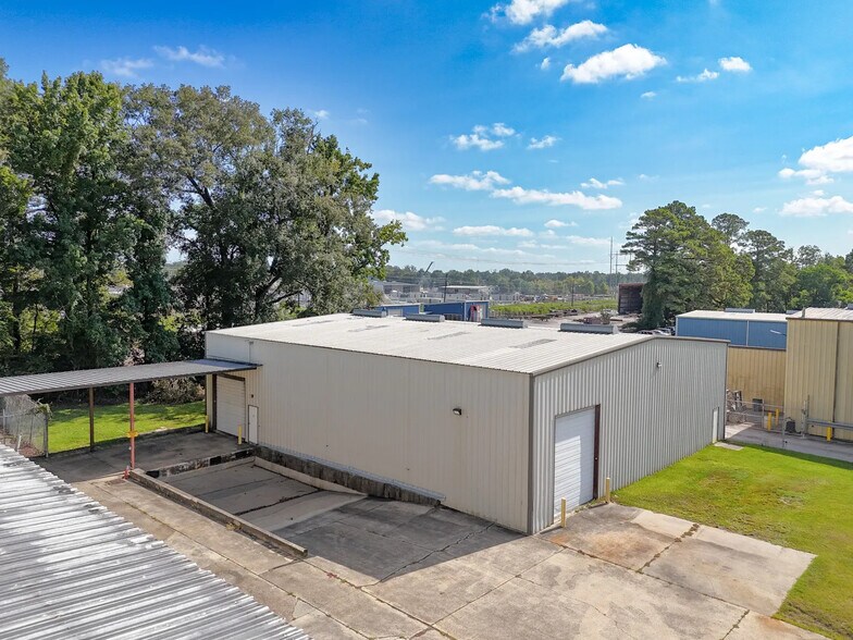More Photos Of 13327 S Choctaw Dr, Baton Rouge Distribution For Sale