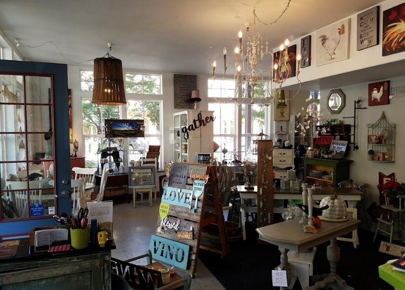 More Photos Of 220 Windsor River Rd, Windsor Apartments For Sale