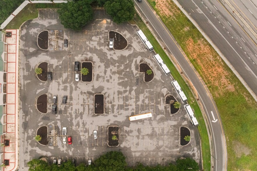 More Photos Of 821 King George Blvd, Savannah Unknown For Lease