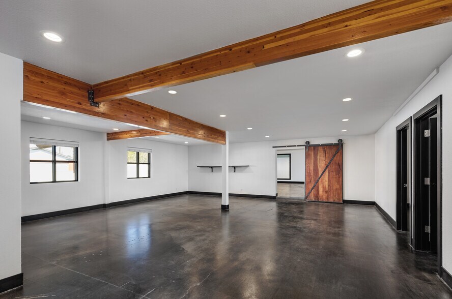 More Photos Of 1018 W Roosevelt St, Phoenix Loft Creative Space For Lease