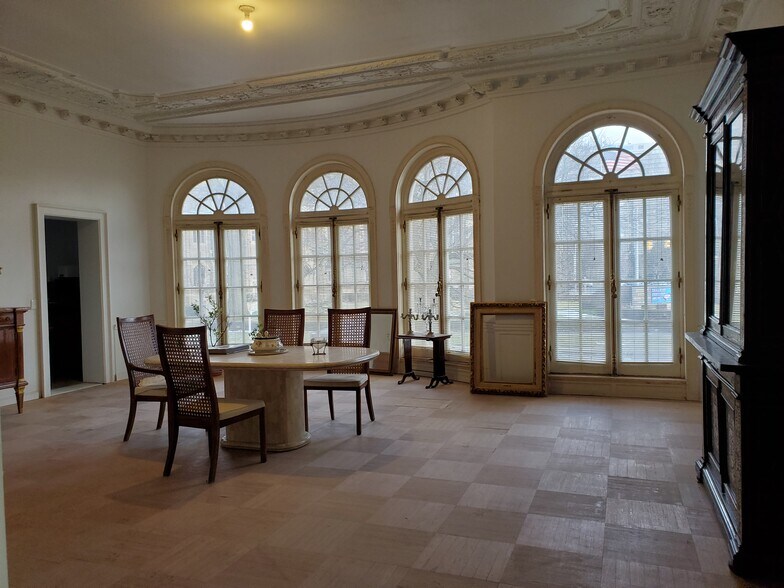 More Photos Of 8469 E Jefferson Ave, Detroit Office Residential For Sale