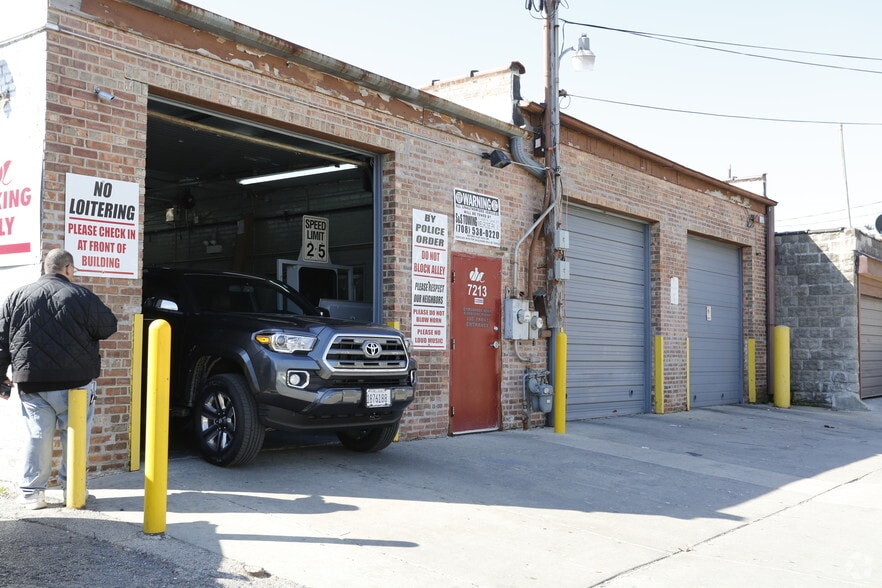 More Photos Of 7213 W Roosevelt Rd, Forest Park Storefront For Sale