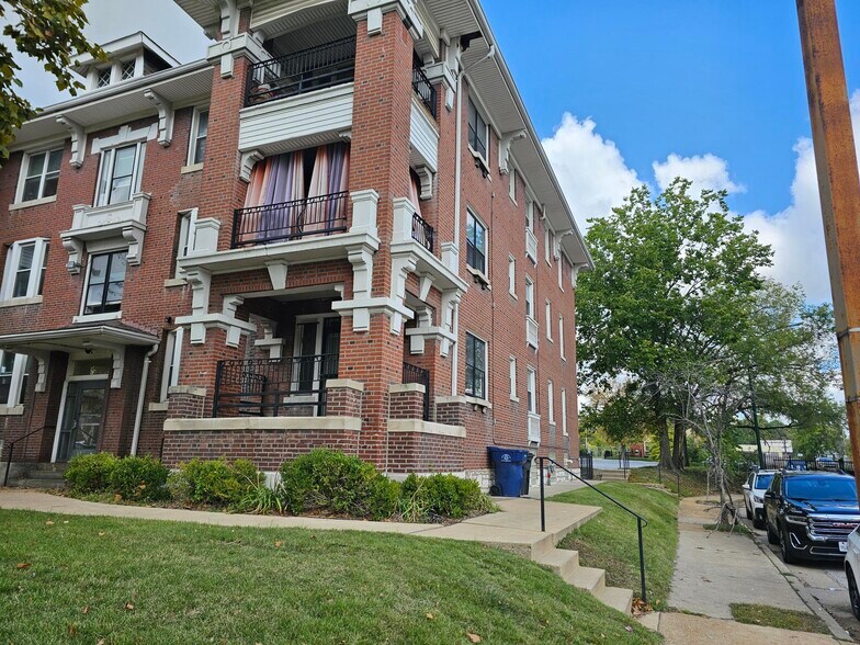 More Photos Of 5335 Delmar Blvd, Saint Louis Apartments For Sale