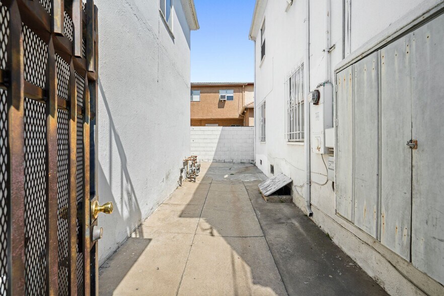 More Photos Of 1200-1210 N Kenmore Ave, Los Angeles Apartments For Sale