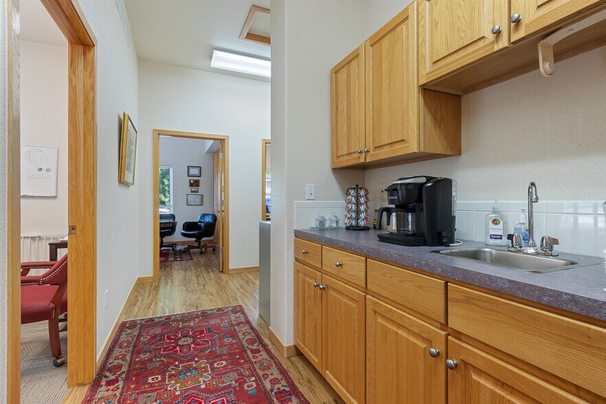 More Photos Of 1714 Duchess Dr, Longmont Office For Lease