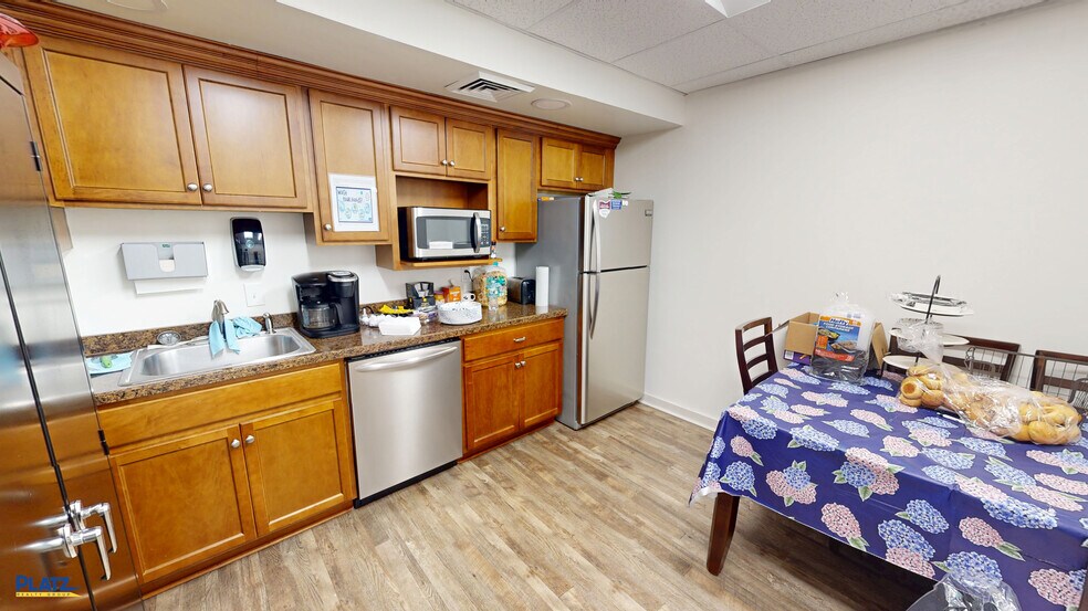 More Photos Of 4390 Mahoning Ave, Youngstown Bank For Sale