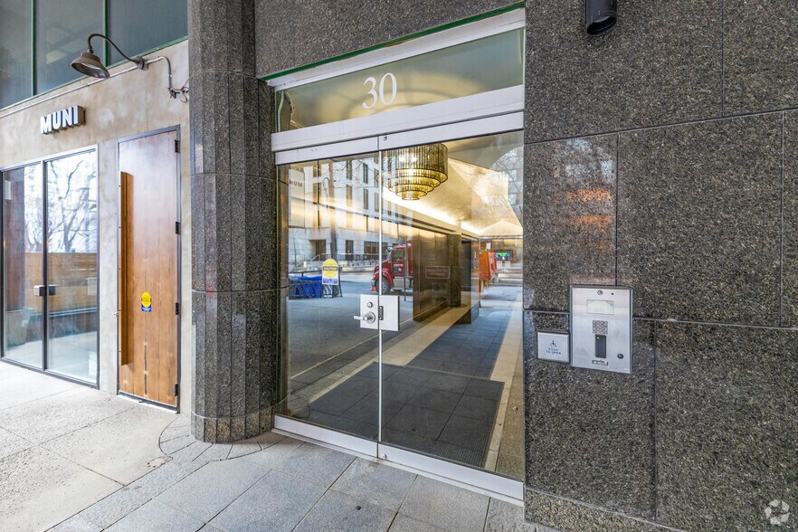 More Photos Of 30 St Patrick St, Toronto Office For Lease