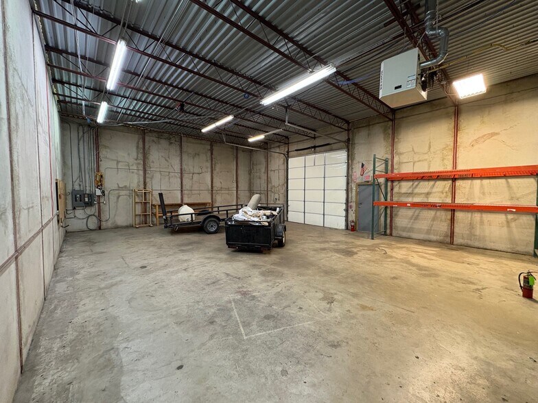 More Photos Of 7450 E 46th St, Tulsa Service For Lease