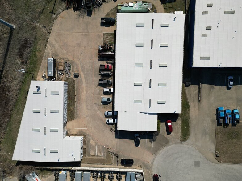 More Photos Of 902 Kck Way, Cedar Hill Distribution For Sale