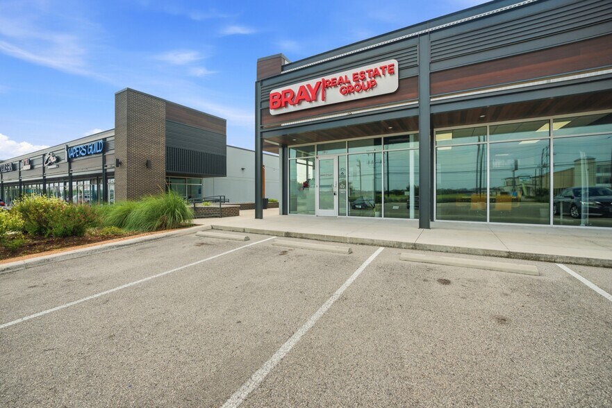 More Photos Of 8610 Potranco Rd, San Antonio Storefront Retail Office For Lease