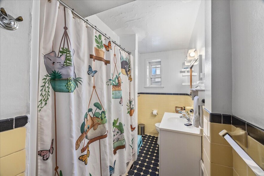 More Photos Of 49 LAKE St, West Harrison Restaurant For Sale