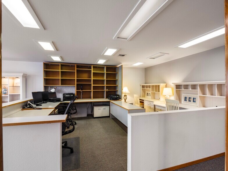 More Photos Of 6314 19th St W, Fircrest Office For Sale