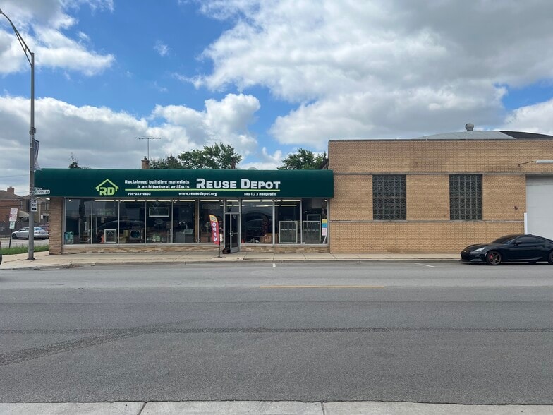 More Photos Of 7829-7839 W Grand Ave, Elmwood Park Warehouse For Lease